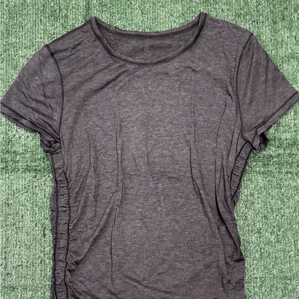 Lululemon dark grey top Sz 8 Lightly Worn FAST SHIPPING!